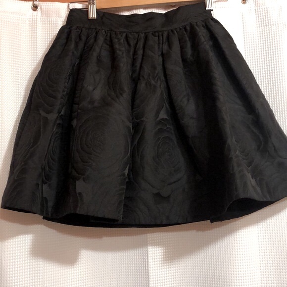 Kate Spade Black Mini Skirt/ Floral - Picture 2 of 15